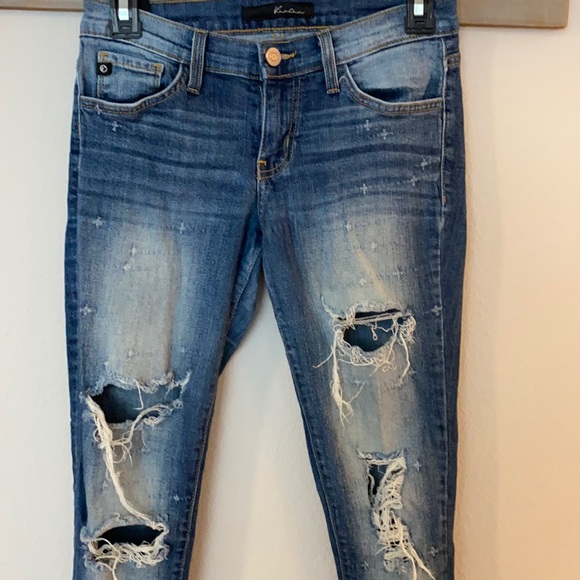 💎KanCan Distressed Skinnies - Picture 3 of 8